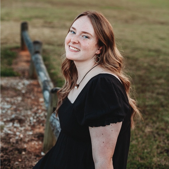 Meet your Posher, Emma - Picture 1 of 1